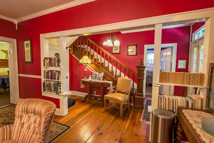 Buffalo Tavern Bed & Breakfast