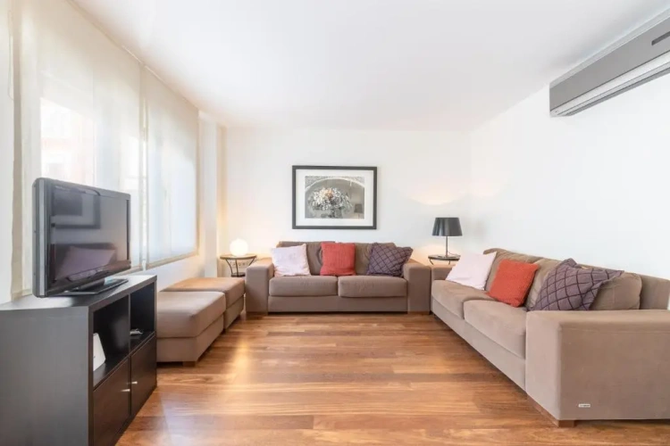 3 Bedrooms Apartment