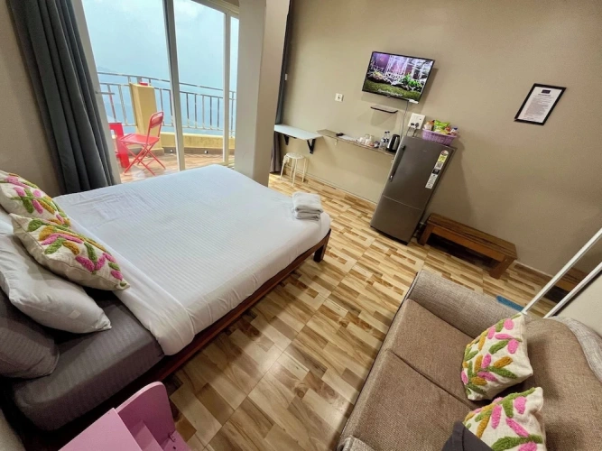 Luxury Double room with balcony and with mountain view