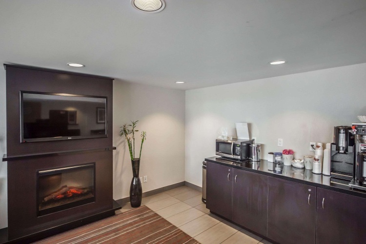 Comfort Inn West photo 22