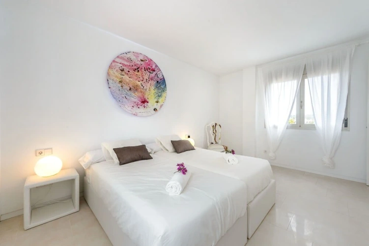 4 Bedrooms Villa with view