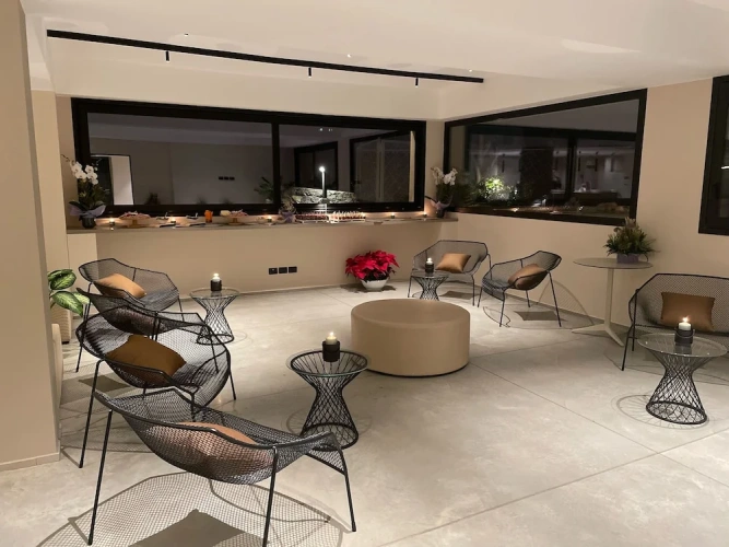Deluxe Apartment