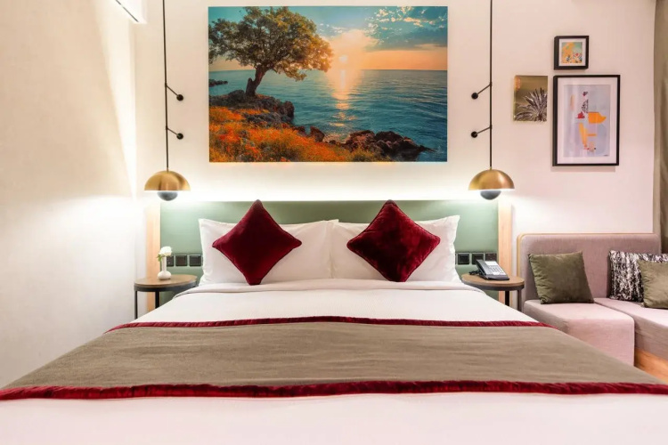 West Walk Retaj Hotel