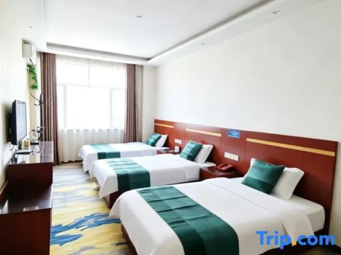 Standard Triple room with view