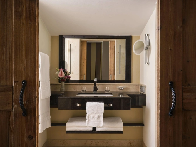 1 Bedroom Standard Single room with balcony and with mountain view
