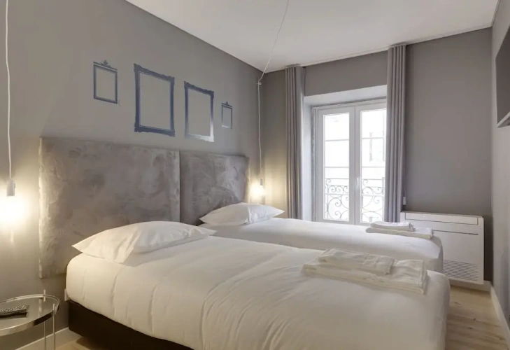 2 Bedrooms Apartment