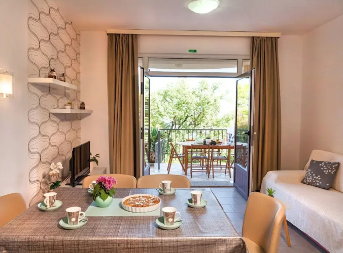 Splendid Beachfront Medveja Apartments