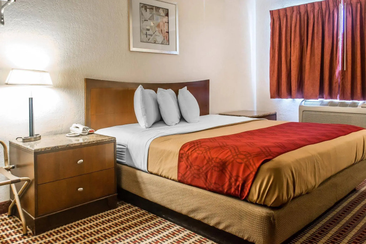 Economy Inn & Suites