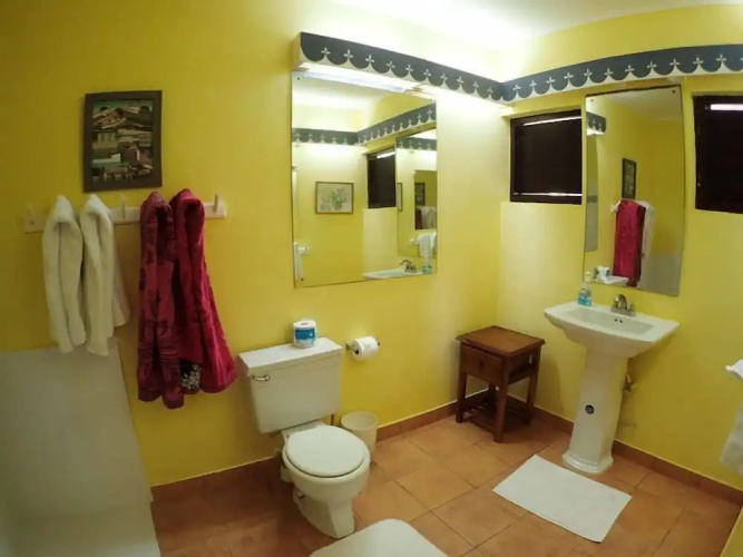 Tumac Villa, 4BR by Jamaican Treasures