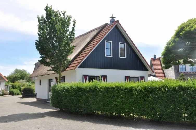 3 Bedrooms Cottage