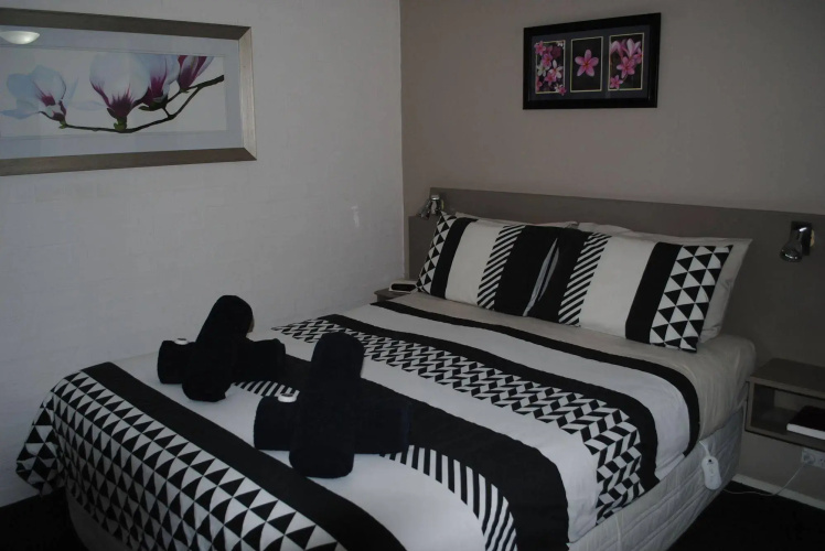 Crown Apartments