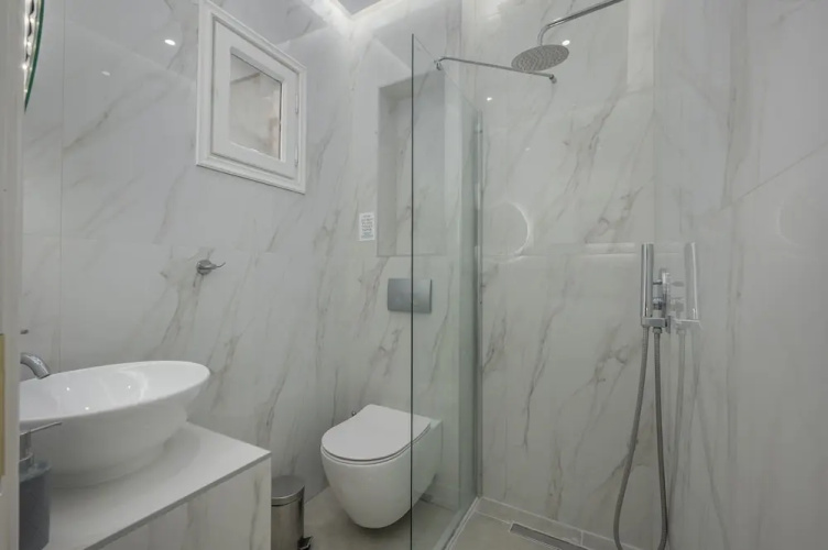 Eleon Suites & Apartments
