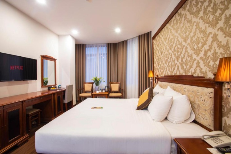 Deluxe Double room with city view