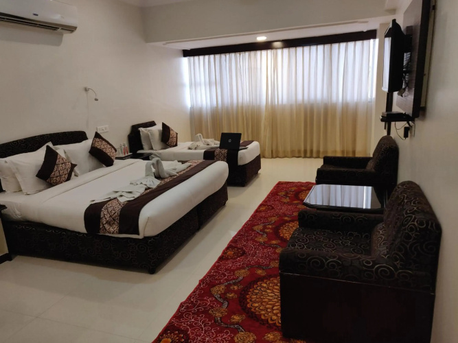 Chandra Inn