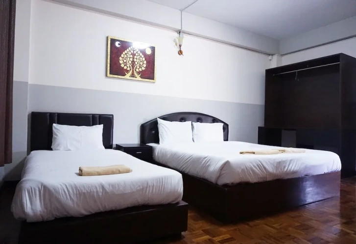 Standard Triple room
