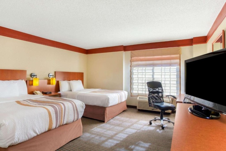 Deluxe Quadruple room