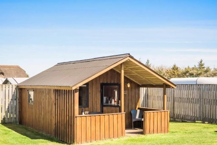 Sextuple Cottage