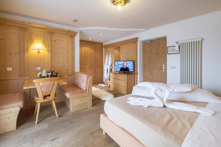 Hotel Serena