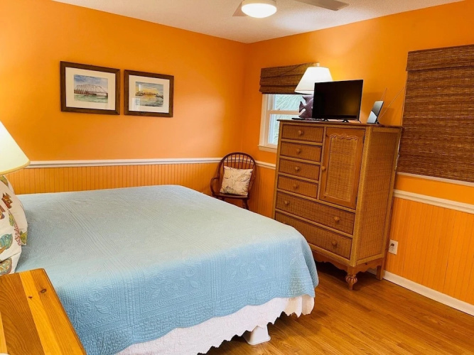 Beach Bells 4 Bedroom Home by RedAwning