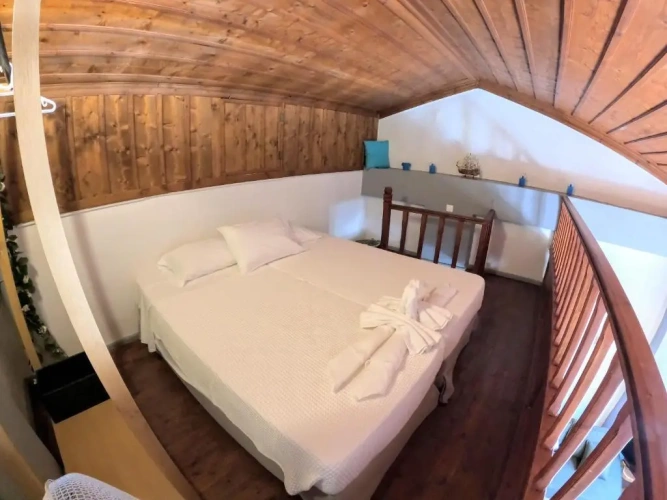 Standard Triple room with balcony