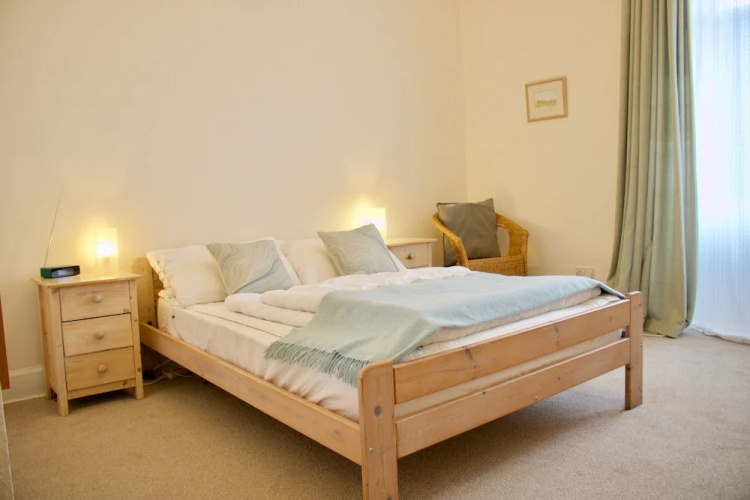 2 Bedroom Stockbridge Flat