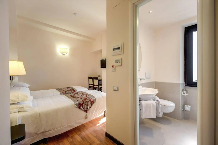 Regal Park Hotel