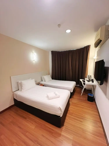 Standard Twin room with city view