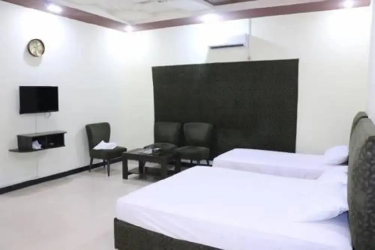 Hotel Four Season Inn