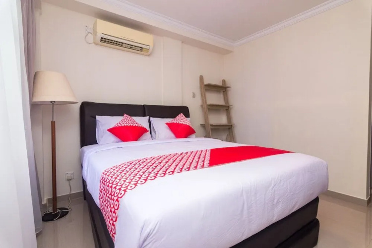 OYO 1771 Zeke Hotel