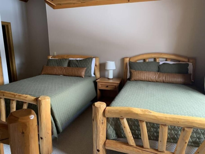 Fence Lake Condo #10 - Docking, Wifi, Beach
