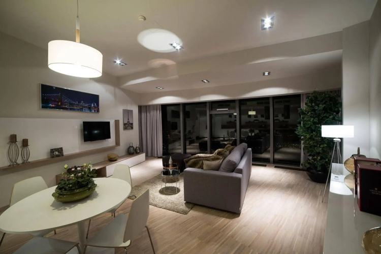 In The Sky - Sky Tower Apartments