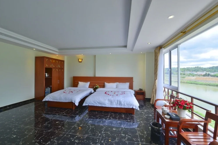 Superior Triple room