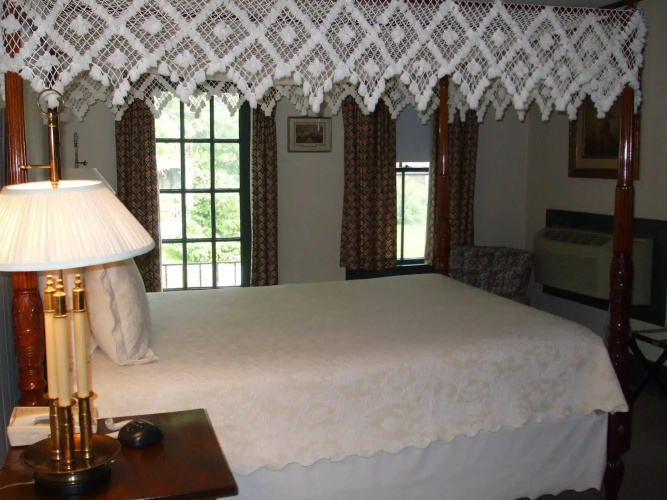 Wayside Inn