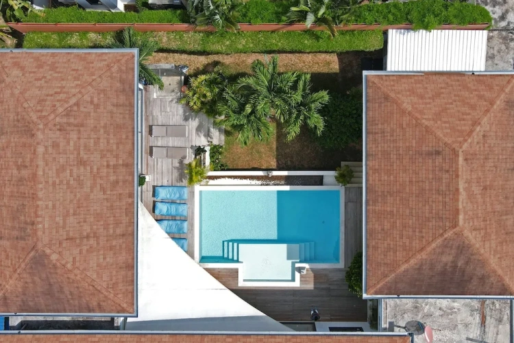 4 Bedrooms Luxury Villa