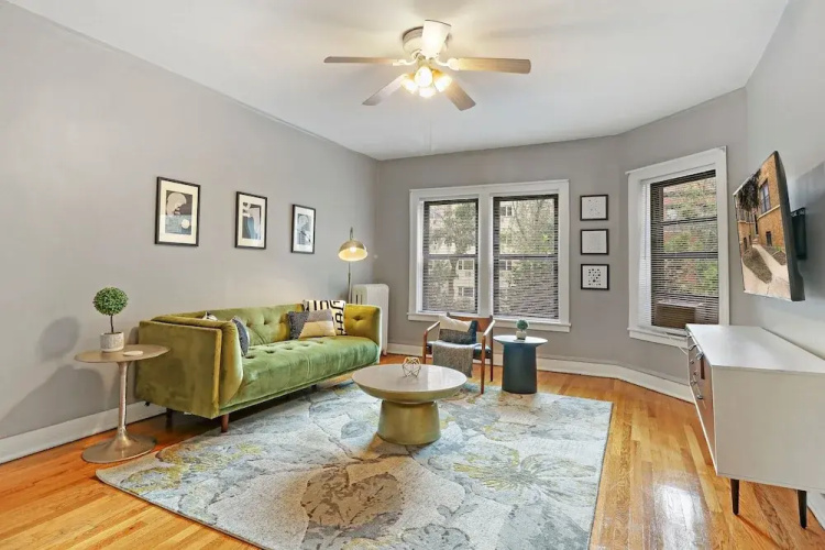 1BR Apt with Modern Elegance in Boystown