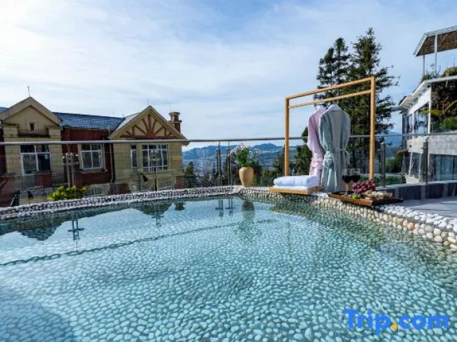 Tengchong Dongli Hot Spring Courtyard