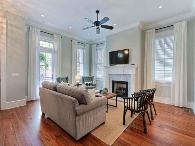 4 Bedrooms Cottage