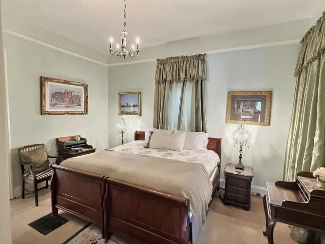 LaSalle Guest House