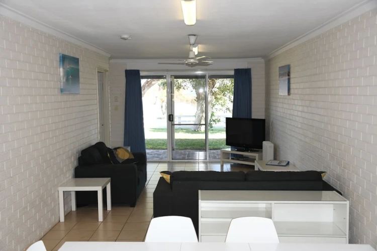 2 Bedrooms Standard room with water view