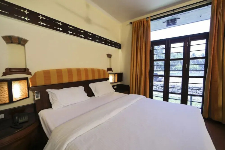 Hotel BTH Sarovaram