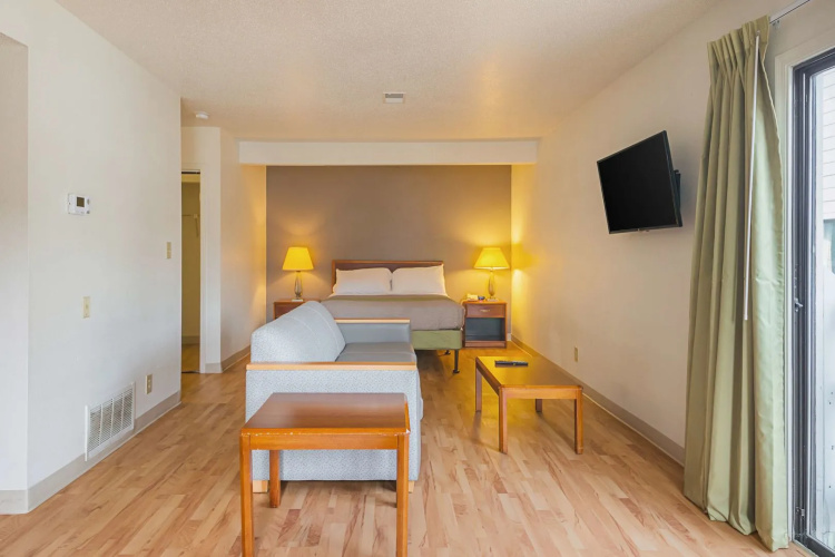 Studio 6 Extended Stay - Greensboro, NC