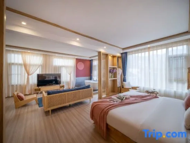 Premium Suite with garden view