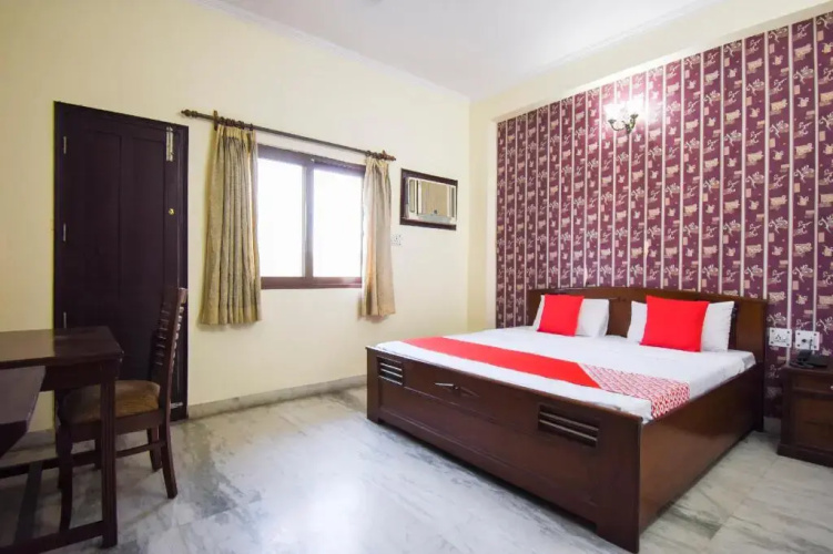 Gopal Bhawan by OYO Rooms