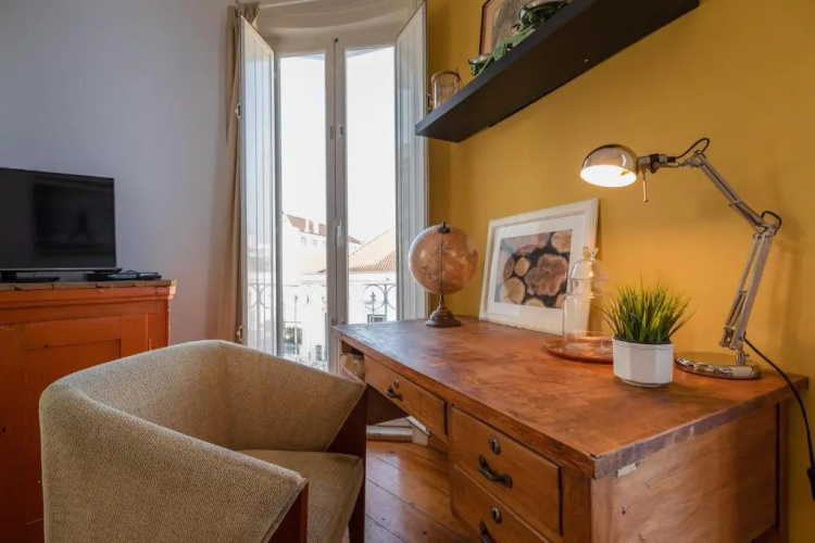 Bright Apartment with Two Bedrooms - BP31