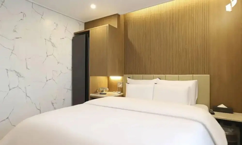 Rosy Hotel