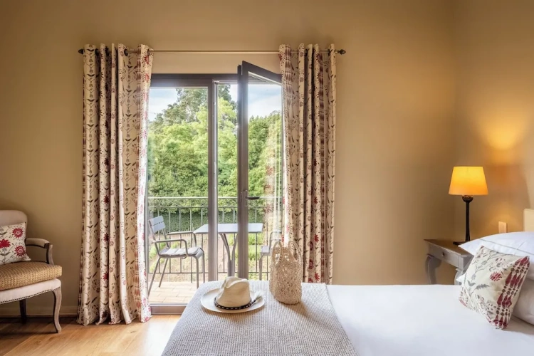 Superior Double room with balcony and with garden view