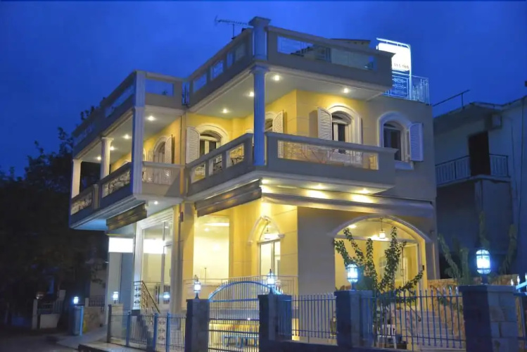 Royal Studios Evia