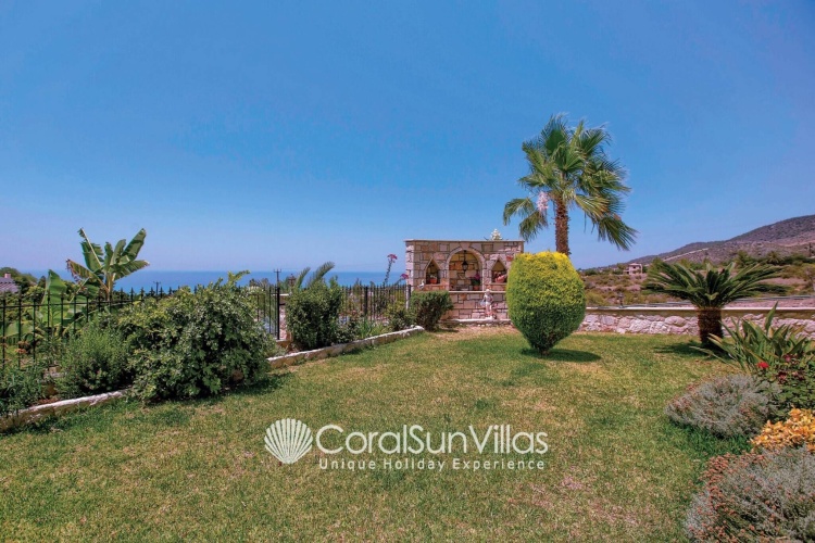 4 Bedrooms Villa