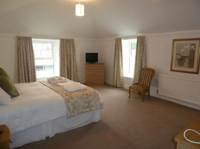 Eliot House Hotel