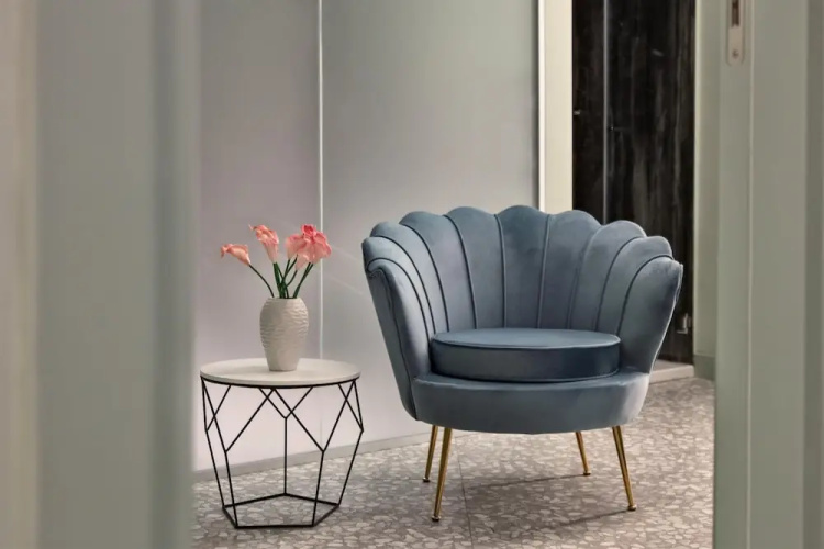 Lady Rose Privilege Suite